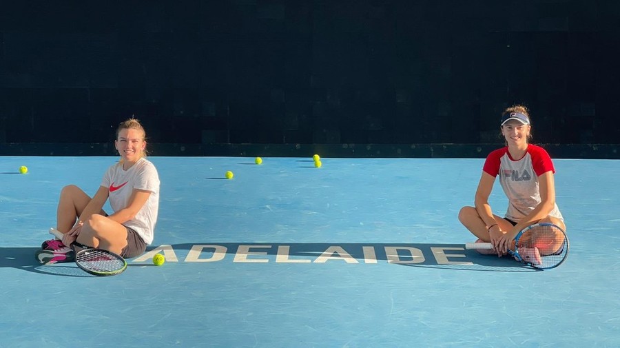 Simona Halep şi Irina Begu, bucuroase că se pot antrena la Adelaide. Halep va debuta la un turneu demonstrativ