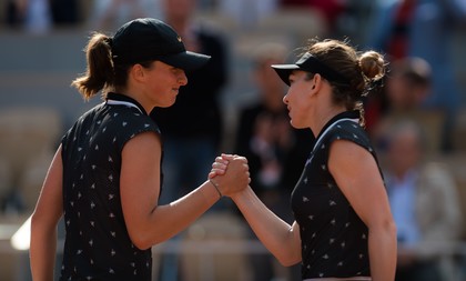 Meciul Simona Halep - Iga Swiatek, programat duminică dimineaţă la Australian Open