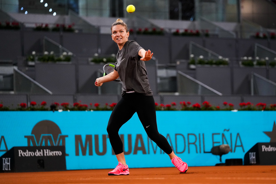 Simona Halep are ambiţii mari la Madrid. ”Durerea care m-a făcut să lipsesc în meciul cu Italia, din Billie Jean King Cup, a trecut, din fericire”
