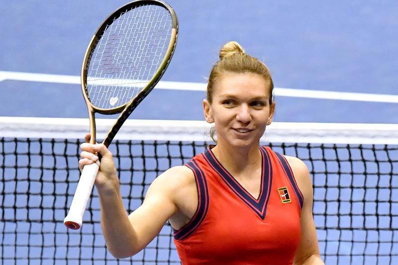 Simona Halep nu se odihneşte nici de Anul Nou. A petrecut pe terenul de tenis
