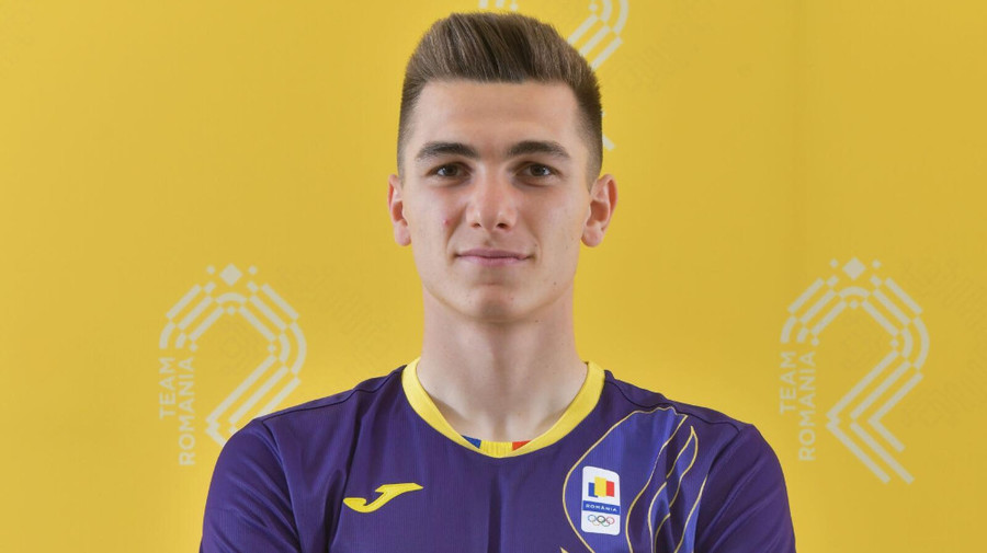 FOTO | ”Tricolorii” şi-au prezentat echipamentul de joc pentru Tokyo. Mirel Rădoi are o misiune dificilă