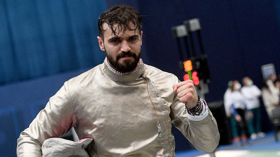 Rezultat mare pentru delegaţia României! Iulian Teodosiu, în ”optimi” la sabie, după ce a trecut de favoritul numărul 3