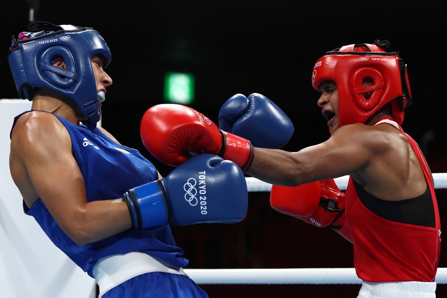 Jocurile Olimpice | Premieră pentru boxul feminin românesc! Claudia Nechita a reuşit prima victorie şi e aproape de o medalie