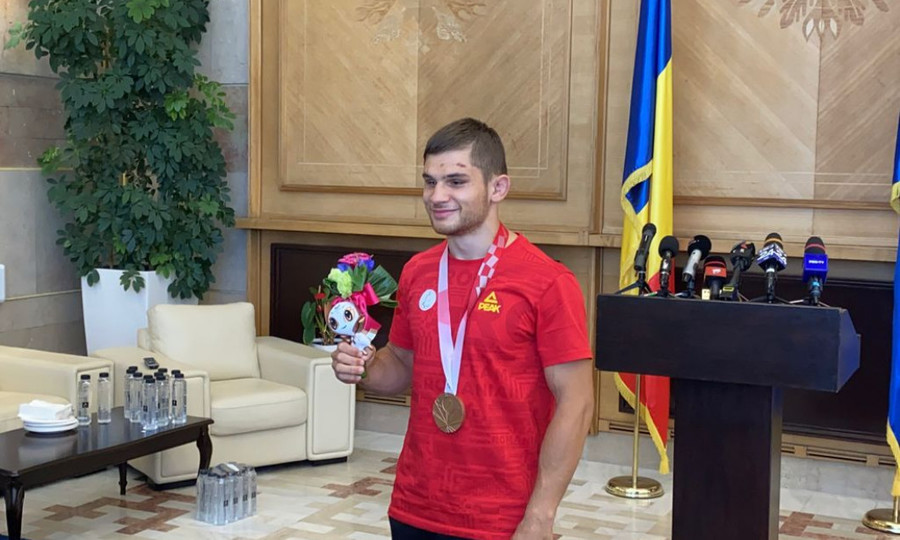 Alex Bologa, emoţionat la revenirea în ţară. Judoka a cucerit a ajuns la două medalii olimpice. "A fost o experienţă mai specială având în vedere condiţiile de pregătire pe timp de pandemie”