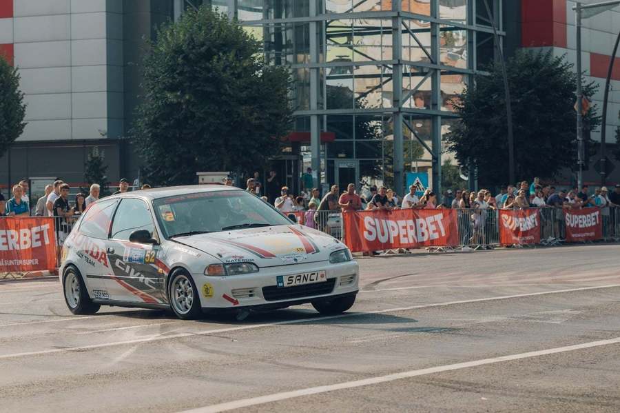 E vremea bolizilor! Campionatul Naţional de Super Rally – Trofeul Craiova se vede în weekend la posturile Look 
