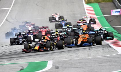 Formula 1 ajunge în Rusia. Marele Premiu de la Soci se vede pe Look Sport. Se anunţă un duel incendiar între Hamilton şi Verstappen