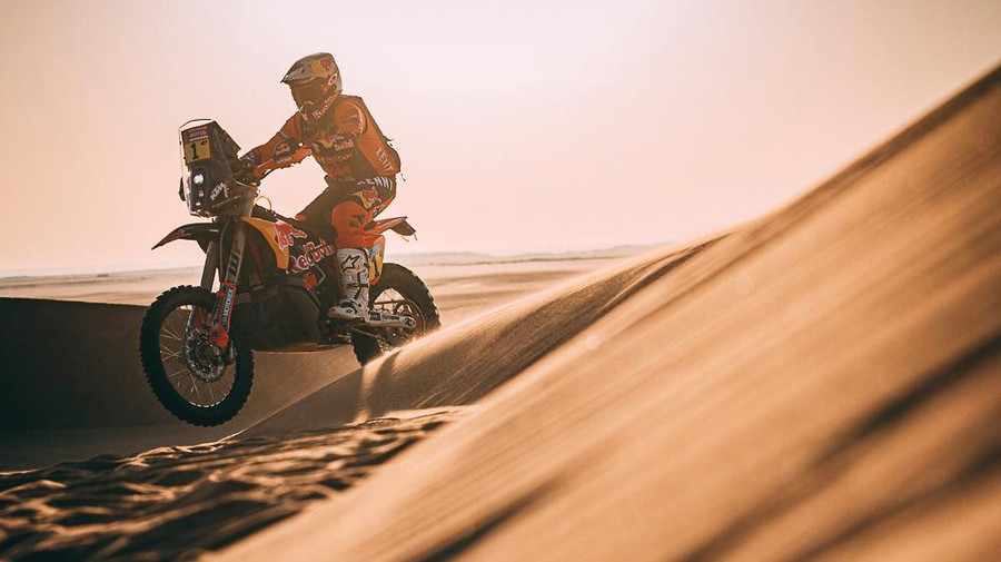 VIDEO | Lovitură de graţie în Dakar. Învingătorul de anul trecut al clasei moto, nevoit să abandoneze
