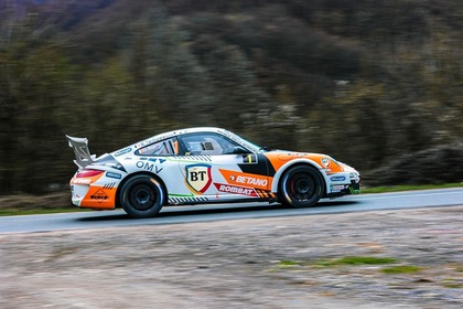 Simone Tempestini atacă un nou titlu în CNR la volanul unui superb Porsche 997 RGT