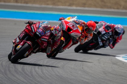 Bătălie acerbă în MotoGP. Primii trei piloţi sunt despărţiti de doar 8 puncte. Etapa de la Mugello se vede pe Prima Sport