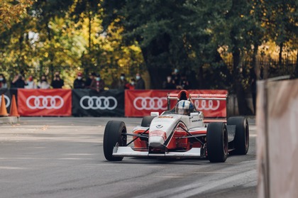 Spectacol pe străzile din Bucureşti. Piloţii de Super Rally turează motoarele, în direct pe Prima Sport 