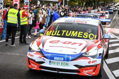Dominic Marcu încheie la Poiana Braşov un sezon de excepţie la volanul primei Tesla de curse din România
