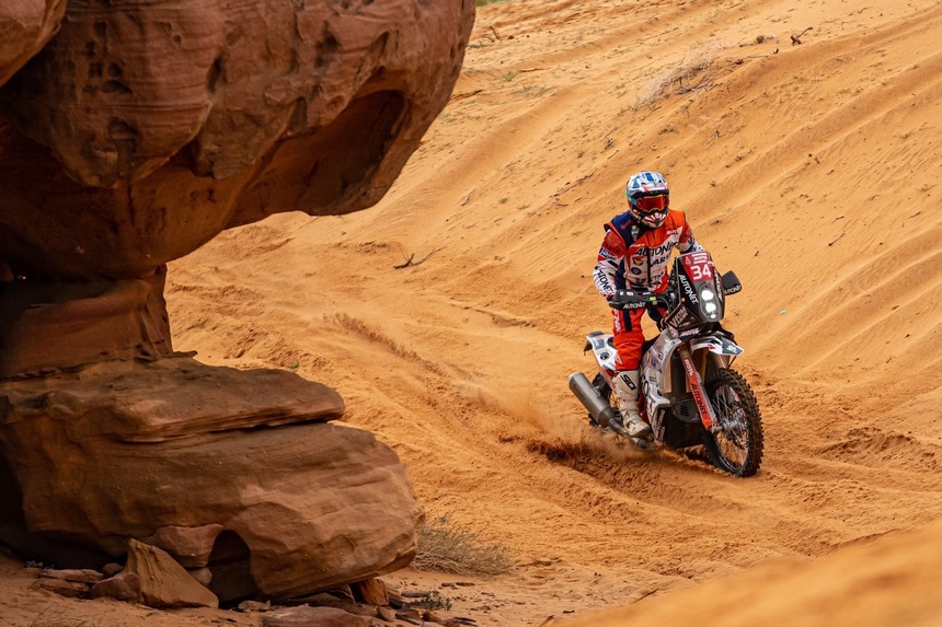 Emanuel Gyenes, locul 34 în etapa a opta a Raliului Dakar