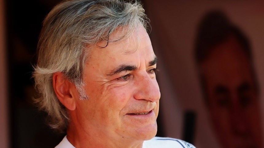 Răsturnare de situaţie la Dakar. Carlos Sainz a cerut elicopterului care îl ducea la spital să se întoarcă din drum pentru a putea relua cursa