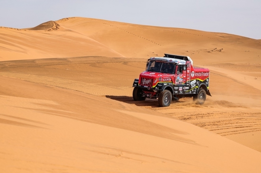 Loprais, lider la categoria camioane, a abandonat după implicarea în accidentul soldat cu moartea unui spectator la Dakar