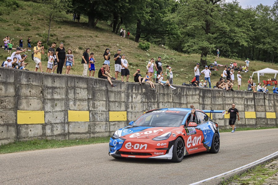 Trofeul Baia Mare, o nouă provocare pentru Dominic Marcu şi maşina sa electrică, în acest weeken pe Prima Sport