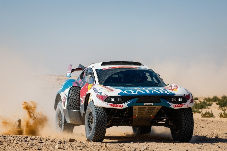 Nasser Al-Attiyah câştigă etapa V din Dakar şi se apropie de primul loc la general. Ziua de joi va fi ”de foc” pentru piloţi