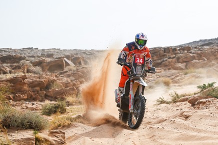 Emanuel Gyenes, locul 26 la moto în etapa a şasea. Este lider în Dakar la clasa sa!