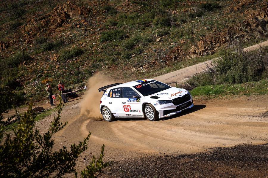 Andrei Gîrtofan şi Tudor Mârza, câştigătorii primei ediţii a Trofeului Sărata Monteoru, în debutul campionatului naţional Rally Start