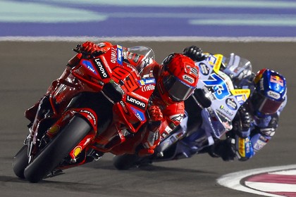 Marc Marquez l-a devansat din nou pe fratele său Alex şi a câştigat sprintul din GP-ul Qatarului la MotoGP