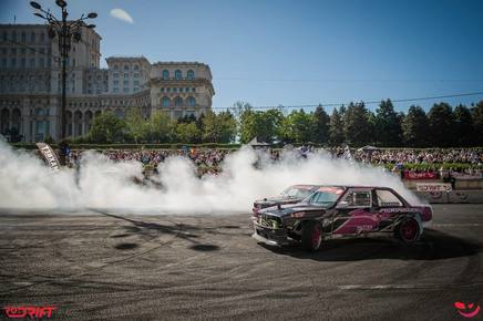 Campionatul Naţional de Drift începe cu record de participare la etapa din Piaţa Constituţiei