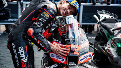 VIDEO | Marco Bezzecchi a bifat la Silverstone prima victorie în MotoGP de când e la ghidonul Aprilia