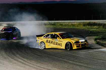 Istorie scrisă la Transilvania Motor Ring: Gabi Imre Jr. câştigă prima etapă de drift desfăşurată integral noaptea