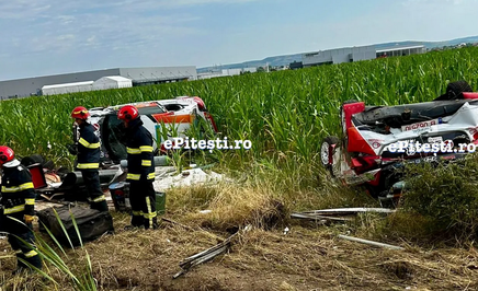 Două maşini de raliu au fost implicate într-un accident pe Autostrada A1. Pagubele sunt uriaşe