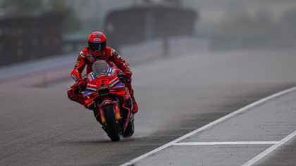 VIDEO | Marc Marquez a câştigat sprintul MotoGP din Germania, în ciuda unui start prost şi a ploii