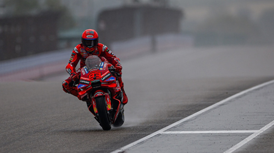 VIDEO | Marc Marquez a câştigat sprintul MotoGP din Germania, în ciuda unui start prost şi a ploii