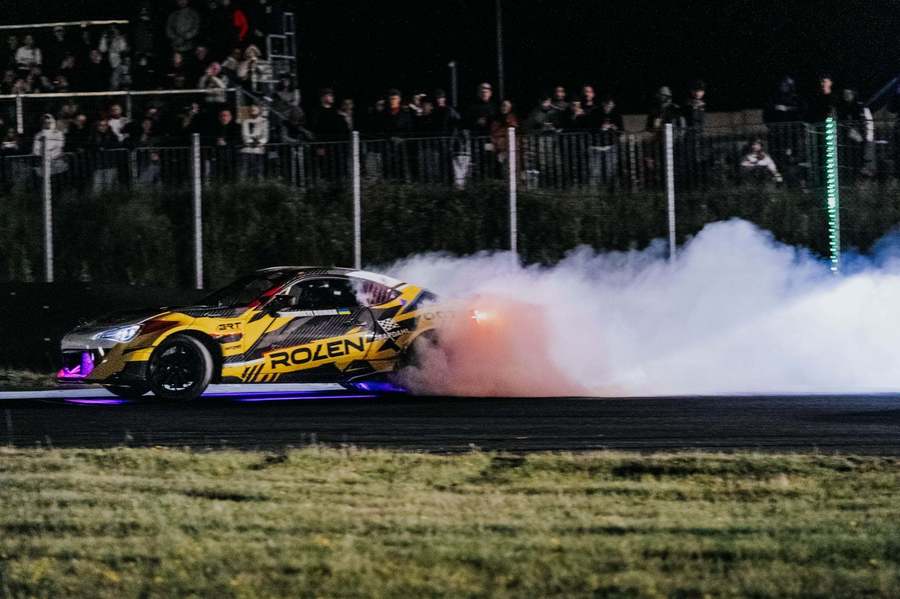 Drift sub stele: Etapa a treia a Campionatului Naţional revine pe timp de noapte la Transilvania Motor Ring