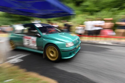 Accident groaznic la un raliu în Franţa. Doi spectatori au murit