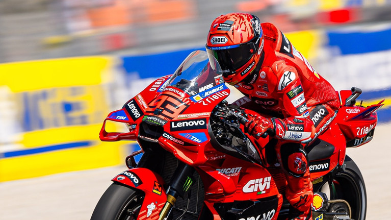 VIDEO | Marc Marquez face recital în MotoGP. A câştigat şi sprintul din Ungaria