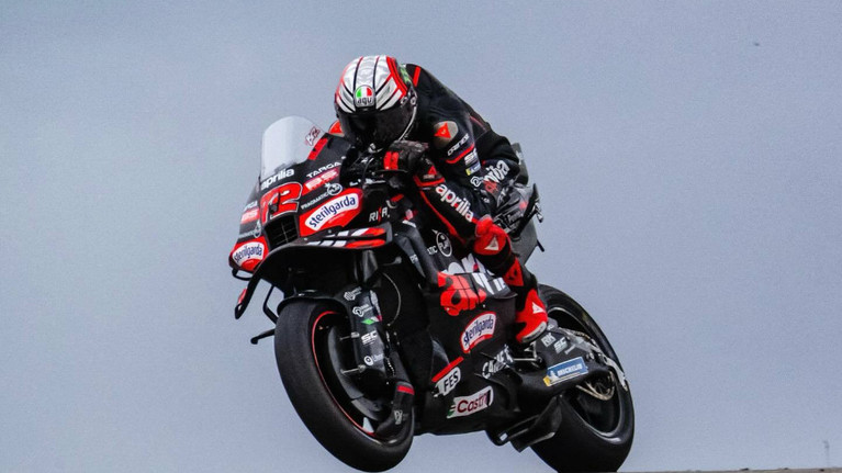 VIDEO | Marco Bezzecchi a câştigat Marele Premiu al Portugaliei la MotoGP. Aprilia se impune pentru prima dată în 3 curse stagionale 