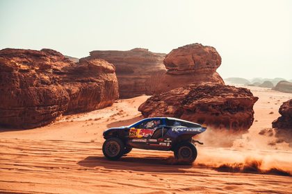 Pilotul suedez Mattias Ekström a câştigat etapa a 11-a raliului Dakar. Nasser al-Attiyah (Dacia) rămâne lider la general

