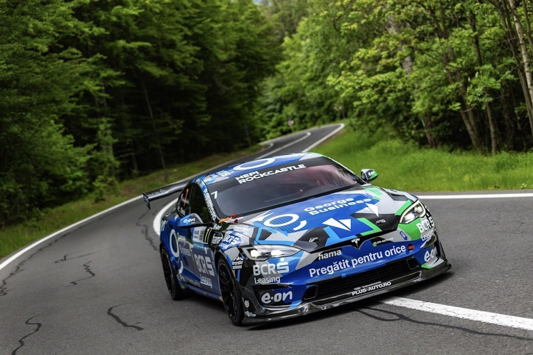 Dominic Marcu vine la Harghita Challenge, pentru prima dată cu Tesla Model S Plaid de competiţie