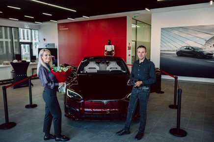 Cea mai rară Tesla a ajuns la multiplul campion naţional Dominic Marcu. Există doar 250 de exemplare în întreaga lume, dintre care doar 20 au fost alocate Europei