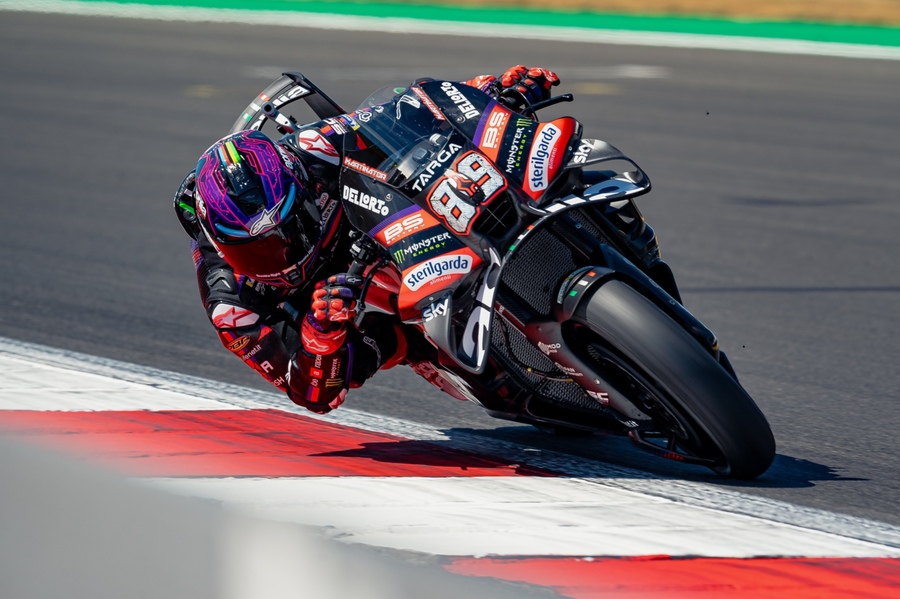 VIDEO | Zi perfectă pentru Jorge Martin la Silverstone! Pilotul Aprilia a câştigat şi cursa de sprint