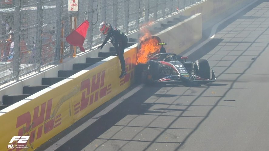 Accident teribil pe Madring înainte de startul weekendului de F1. Un pilot thailandez de Formula 2 a scăpat nevătămat din maşina sa care luase foc 