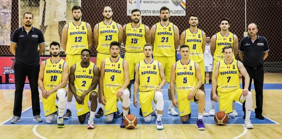 România a plecat cu 15 jucători la Valencia, pentru meciurile din preliminariile EuroBasket 2022