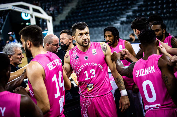 VIDEO ǀ Brindisi - ”U” BT Cluj-Napoca 71-76. Ardelenii revin fabulos în ultimul sfert şi bifează a doua victorie în Basketball Champions League