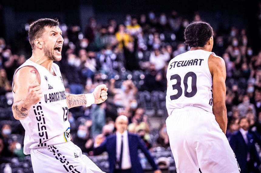 VIDEO EXCLUSIV ǀ Performanţă uriaşă reuşită de U BT Cluj! Campioana României s-a calificat direct în optimile Basketball Champions League