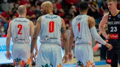 CSM Oradea, victorie cu Sporting Lisabona şi intră în sferturile FIBA Europe Cup de pe locul 1 al grupei K

