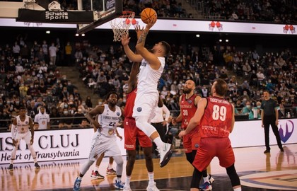 VIDEO | ”U” BT Cluj-Napoca - MHP Riesen Ludwigsburg, ora 19:00, în direct pe Look Sport+. Se anunţă o asistenţă fabuloasă în tribune