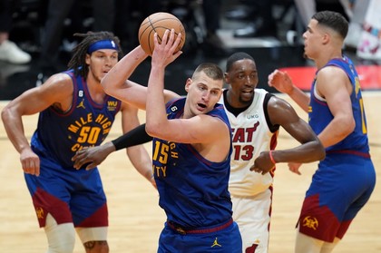 Seară istorică în NBA! Nikola Jokic reuşeşte o premieră în finală 