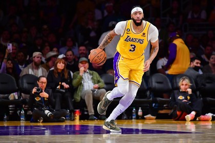 Anthony Davis şi-a prelungit contractul cu LA Lakers pentru trei sezoane şi 186 de milioane de dolari