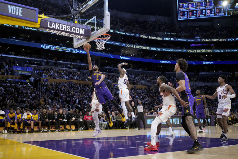 VIDEO | Revenire incredibilă reuşită de LA Lakers! Anthony Davis, un nou meci senzaţional