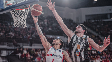 VIDEO | CSM Oradea – UBT Cluj 82-89, în primul meci al finalei Ligii Naţionale de Baschet