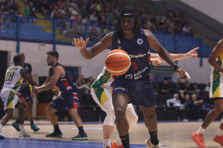 CSM Oradea, victorie cu AEK Larnaca, iar Corona Braşov, învinsă de Aliaga, în grupa C a FIBA Europe Cup