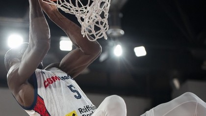 Baschet masculin: CSM Oradea, victorie cu Aliaga Petkimspor şi s-a calificat în Top 16 FIBA Europe Cup