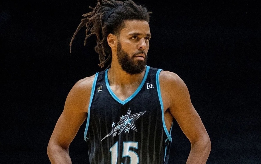 Vedeta rap americană J. Cole a semnat un contract cu o echipă din China